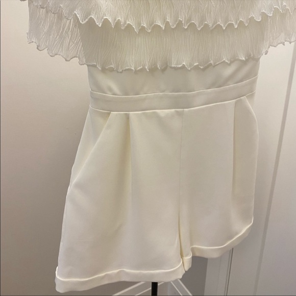 Short jumpsuit - Picture 2 of 9